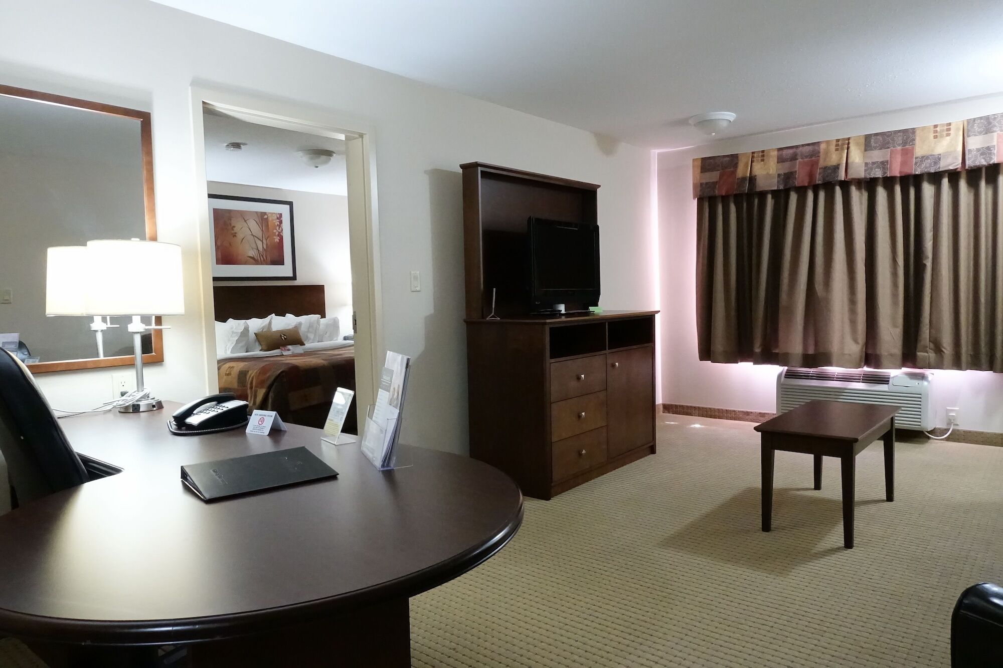 Hotel Ramada By Wyndham Weyburn Exterior foto
